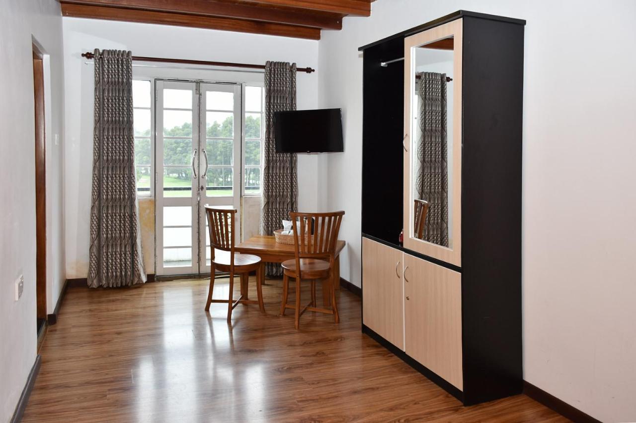 Oyo 430 The Turf Villa Nuwara Eliya Room photo